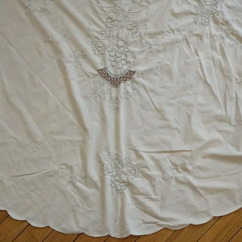 Large Tablecloth Embroidered Floral Cream Scalloped Trim Lightweight Oval Neutra